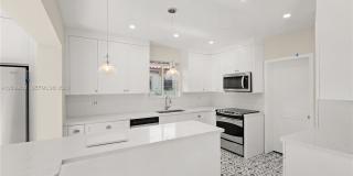 5614 San Vicente Street Gallery 7