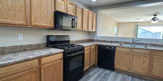 3 beds, 2 baths, 1,442 sqft Gallery 3