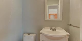 107 MONTROSE Avenue Gallery 12