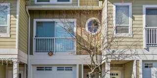 Beautiful 3 bedroom townhome Gallery 25