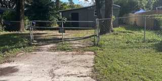 2/1 Renovated Manufactured Home w/ Bonus Room Gallery 1