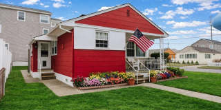 1118 Beach Ave W Gallery 1