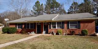 Duplex in Residential Eastside Area Gallery 1