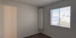 3 Bedroom Townhouse with a 2 car garage and a middle courtyard area Gallery 9