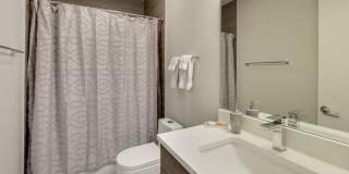 1632 W Ohio Street Gallery 26