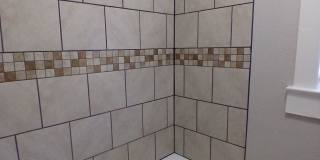 Newly Renovated 1BR/1BA Duplex near U of M Gallery 6