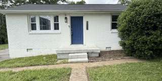 Charming 2 Bedroom, 1 Bath house in the heart of Nashville, TN Gallery 1
