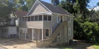 Two bedroom upstairs apartment Gallery 1