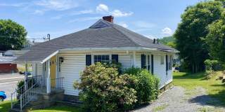 99 Russell Street Gallery 1