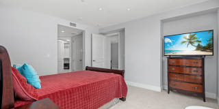 Spacious Irvine Financial District Condo with Full Service Amenities Gallery 20