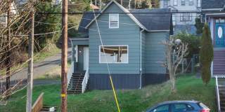 $500 OFF Special - Beautiful 4 Bed/1 Bath Home in Astoria Gallery 5