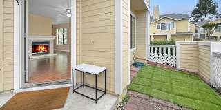 Lovely Upgraded 2-story Townhouse w/ Attached Garage, Guest Bathroom and Fireplace! Gallery 4