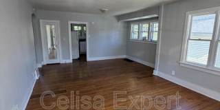 704 West Dewald Street Gallery 1