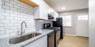 1075 Oak Street Gallery 1