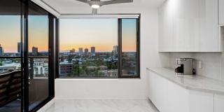 1040 E OSBORN Road Gallery 10