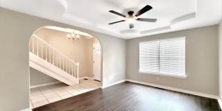 Updated Comfort with a Downstairs Primary Suite in Jenks Gallery 4