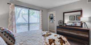 The Retreat at Lake Johnson Apartments Gallery 29