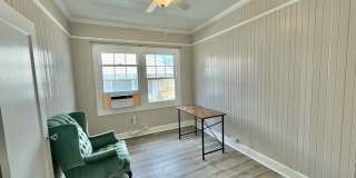 Charming detached single family Kaimuki 3 bdrm, 1 bath home on level lot Gallery 21