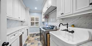 121 Grace Trace Gallery 102
