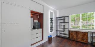 1714 Costado St Gallery 21