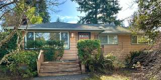 North Seattle Four Bedroom Home Gallery 1