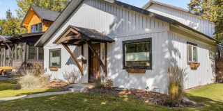 4 Bed, 2 Bath, Fully Furnished, 2 Level Home, Fenced Yard Gallery 1