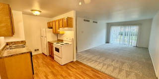 Remodeled One Bedroom at Greenway Park - Free Rent!! Gallery 1