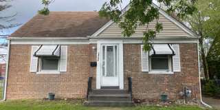 Beautiful and spacious 2 Bedroom 1 Bath house in Lansing, IL MUST SEE Gallery 1