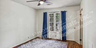 Two-Level Townhome in DeSoto Courts Gallery 22
