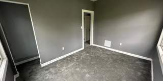 3220 Gladstone Street Gallery 6