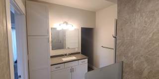 Just Like New!!  Great 3 bedroom 2.5 Bath duplex Gallery 13