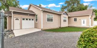 Beautiful & Spacious 4Bd 3.5Bath Home w/An Occupied Mother in Law Suite on Lower Level Gallery 6