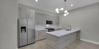 4629 S Michigan Avenue Gallery 17