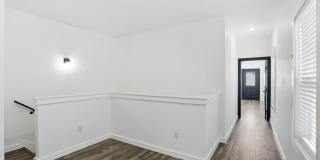 317 Porter St Gallery 19