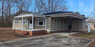 Charming 3 bed and 2 bath located in Rainbow City Gallery 1