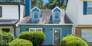 Renovated Modern 2BR Townhome in Prime Kennesaw Location Gallery 1
