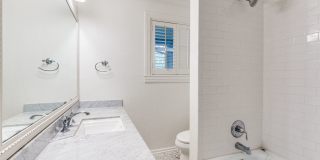 TERRELL HILLS 3-BEDROOM, SINGLE STORY Gallery 22