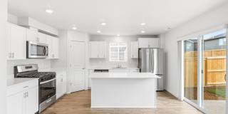 5 BD | 3 BA | Brand New Construction | East Park Village | Salem Home! Gallery 8