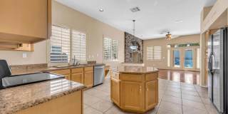 875 W Aloe Place Gallery 7