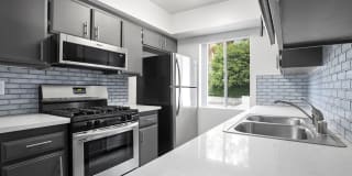 Sherman Oaks Gardens Gallery 2