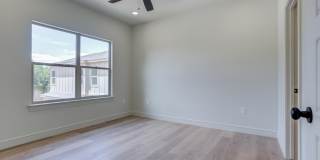 3421 24th Street Gallery 16
