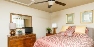 Georgeous 3 bedroom 2 bath home with SOLAR  and a view! Gallery 18