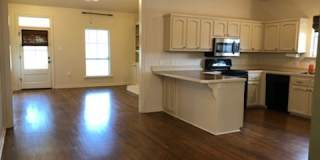 Beautiful 3 bedroom on corner lot in Azalea Lakes Gallery 5