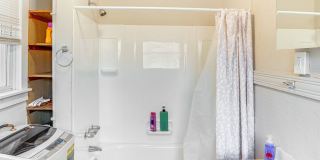 Renovated 2 Bedroom + Den w/ Private Garden Access Renovated 2 Bedroom + Den w/ Private Garden Access Gallery 18