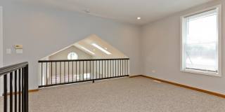 2338 North Greenview Avenue Gallery 4