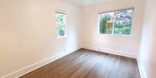 Spacious 4BD/3BA with Fenced Yard & Front Porch in North Seattle! Gallery 32