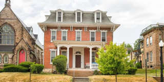 135-137 W Linn St Gallery 1