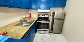 Cozy 1 Bedroom, 1 Bath Condo with Easy Freeway Access Gallery 1