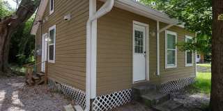 522 1/2 Green Street Gallery 1