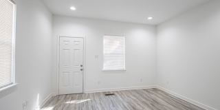 215 S Park Street Gallery 14